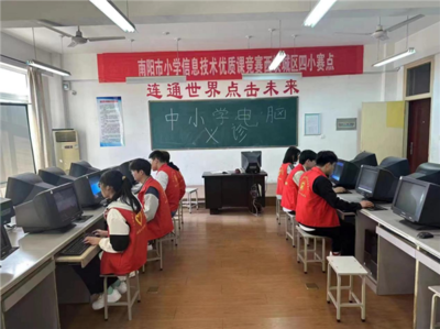 南陽職業(yè)學(xué)院計(jì)算機(jī)與信息技術(shù)學(xué)院開展“學(xué)雷鋒”系列活動(dòng)，信息技術(shù)咨詢服務(wù)獲好評(píng)